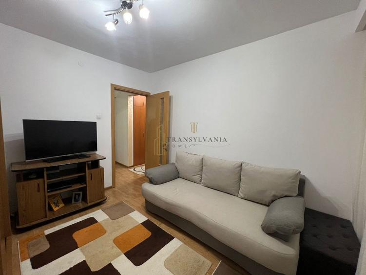 Apartament cu 4 camere decomandat în Central