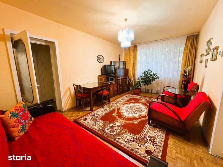 Apartament cu 2 camere semidecomandat în Aleea Carpați