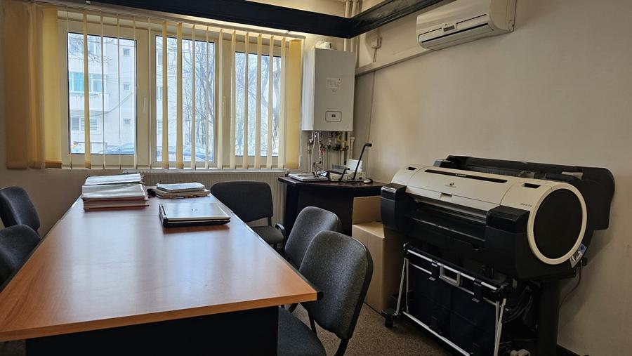 Apartament cu 4 camere semidecomandat în Moara de foc