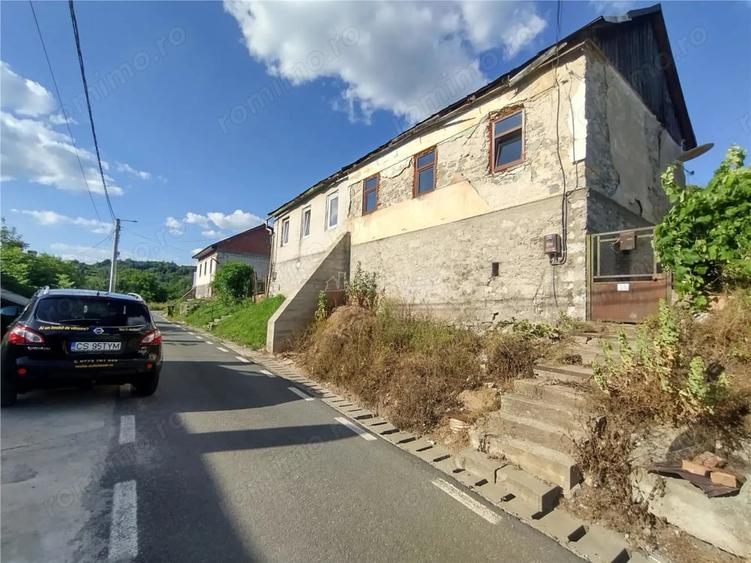 Casă cu 2 camere cu Teren 575 Mp în Vest