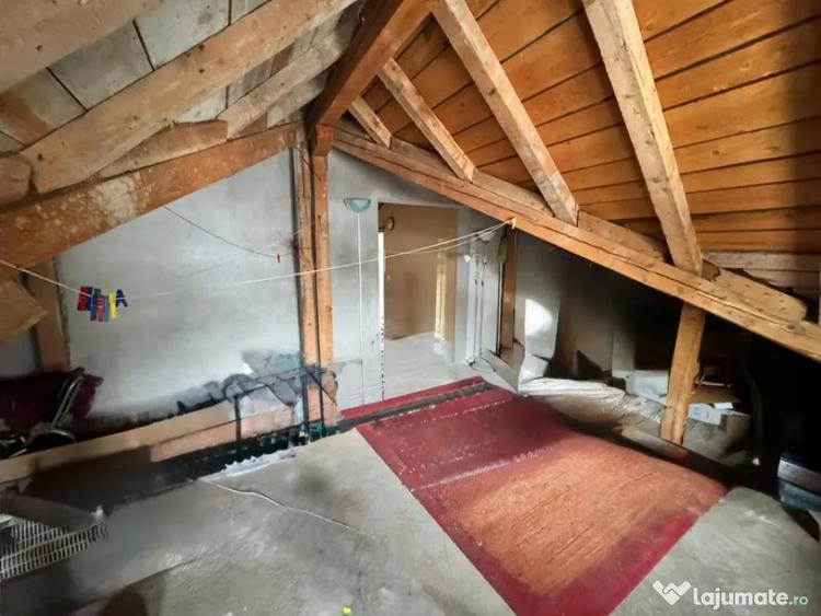 Casă cu 12 camere cu Teren 321 Mp în George Enescu