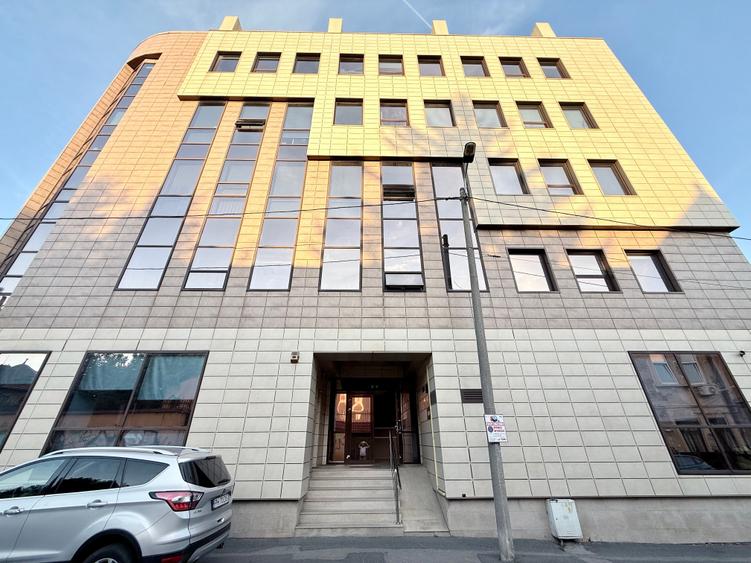 Birou, de 140 mp, în Unirii
