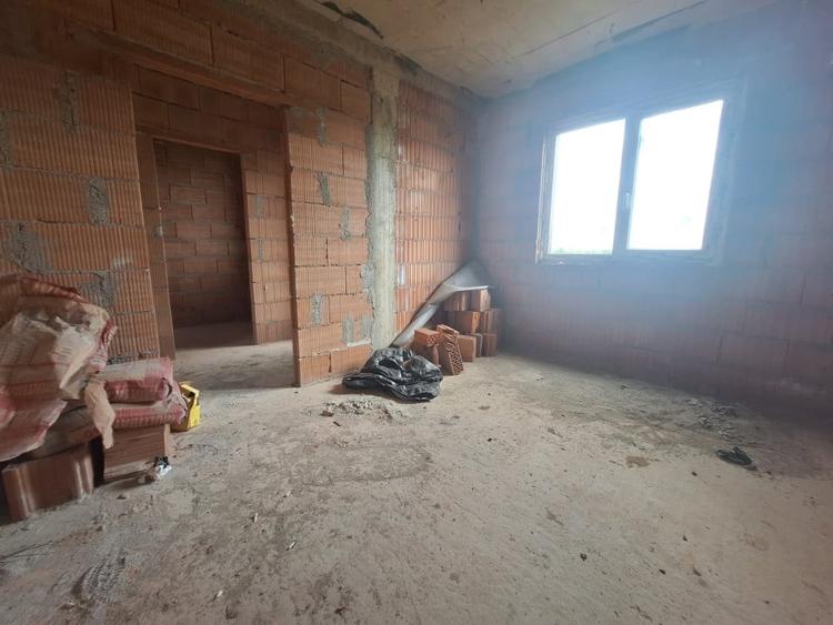 Duplex cu 5 camere cu Teren 400 Mp în Calea Urseni