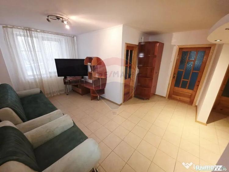 Apartament cu 4 camere decomandat în Calea Romanului