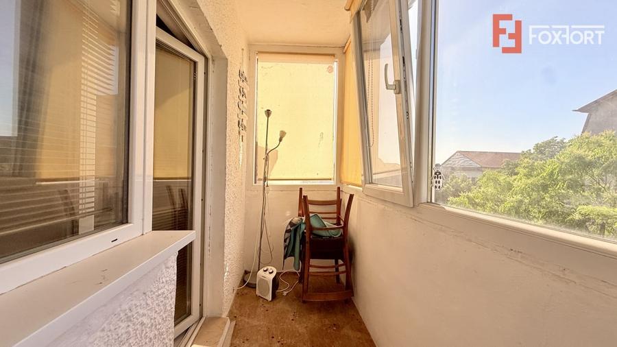 Apartament cu 3 camere decomandat, mobilat în Aradului