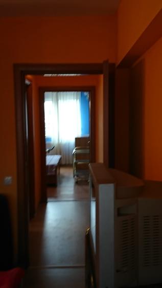 Apartament cu 3 camere semidecomandat în Basarab