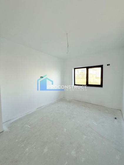 Duplex cu 4 camere cu Canalizare în Moșnița Nouă