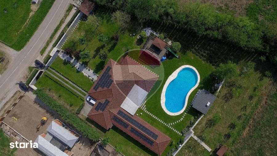 Casă cu Teren 3732 Mp în Aiton