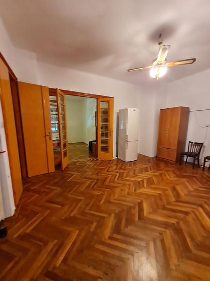 Apartament cu 2 camere semidecomandat, mobilat în Ultracentral