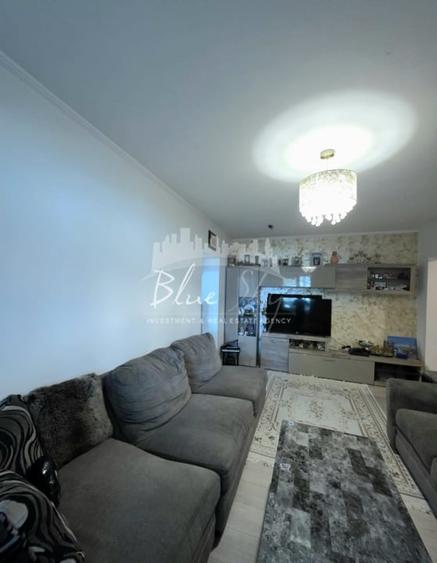 Apartament cu 3 camere semidecomandat, mobilat în Dacia
