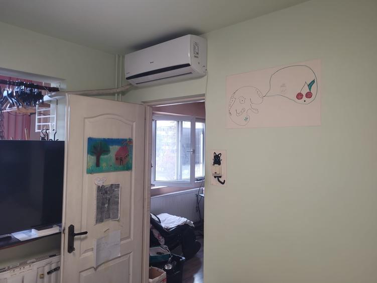 Apartament cu 3 camere semidecomandat în Dacia