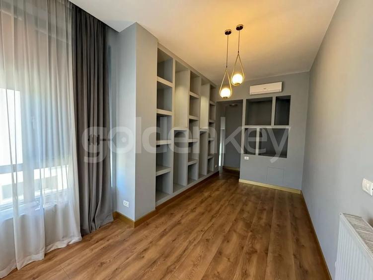 Casă individuală cu 5 camere cu Canalizare în Băneasa