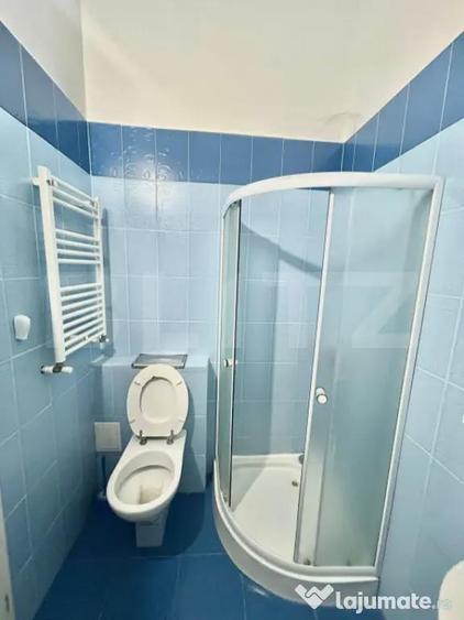 Apartament cu 5 camere semidecomandat în Central