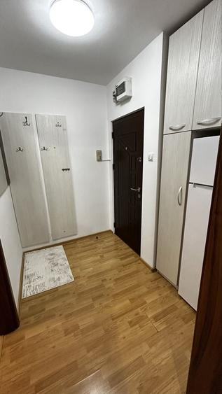 Apartament cu 2 camere semidecomandat în Podu Roș