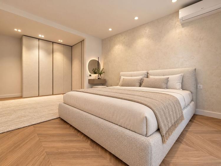 Apartament cu 4 camere decomandat, mobilat în Iancu Nicolae
