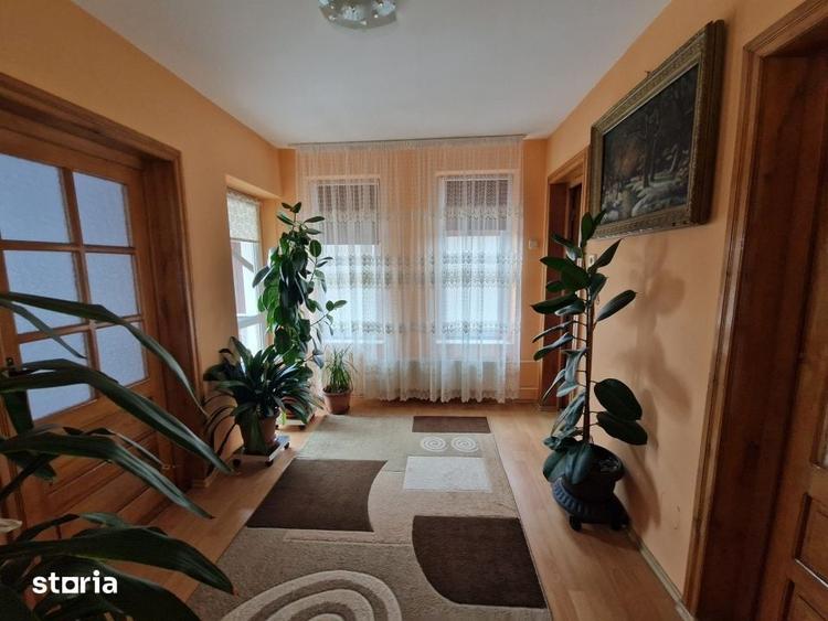 Casă cu 4 camere cu Teren 325 Mp în Central