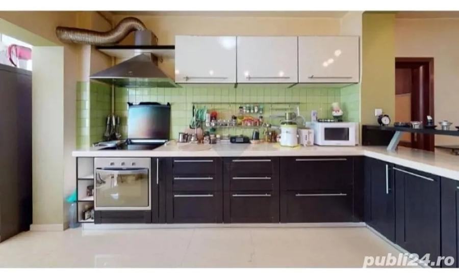 Apartament cu 3 camere decomandat în Berceni