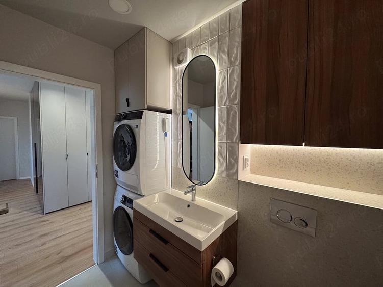 Apartament cu 3 camere semidecomandat în Chinteni