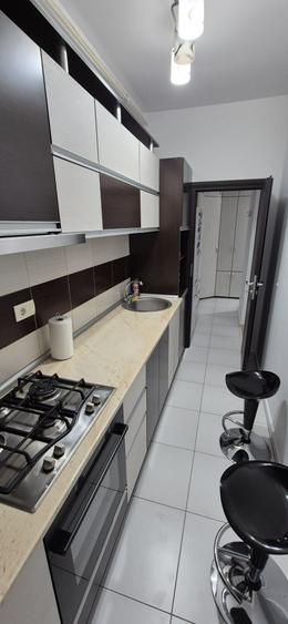Garsonieră decomandată în Roșu