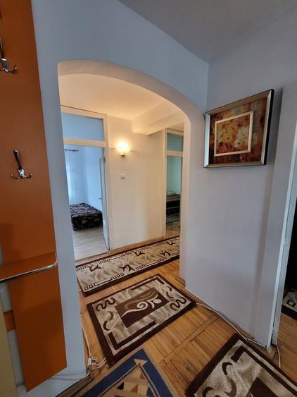 Apartament cu 3 camere decomandat în Exterior Vest