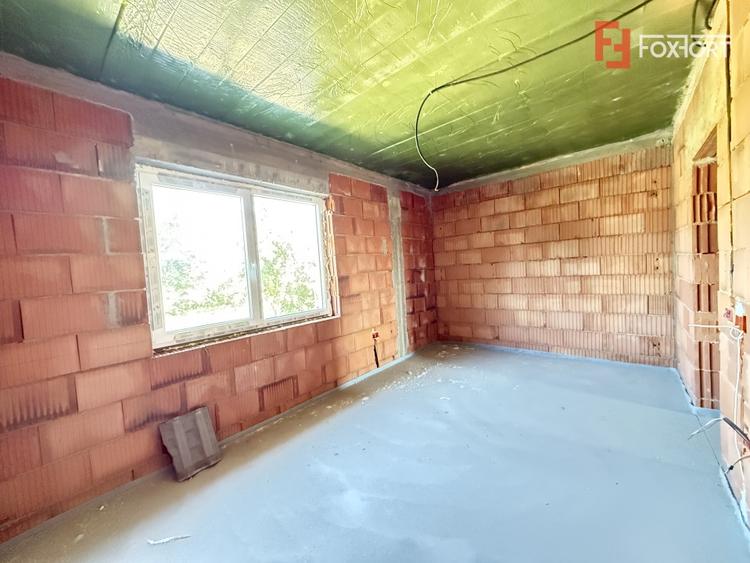 Duplex cu 5 camere cu Canalizare în Sânmihaiu Român