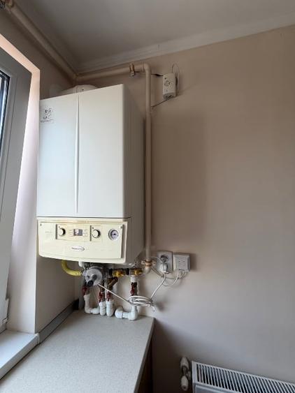 Apartament cu 3 camere decomandat, mobilat în Central