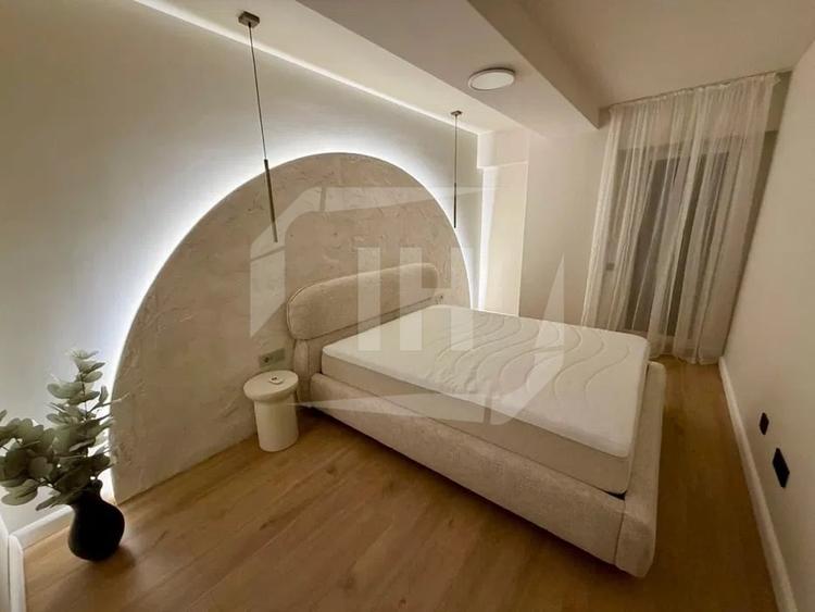 Apartament cu 2 camere semidecomandat, mobilat în Central