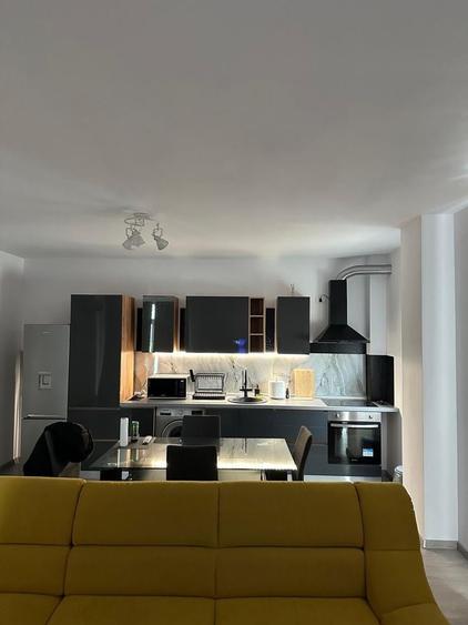 Apartament cu 3 camere decomandat în Dumbrăvița