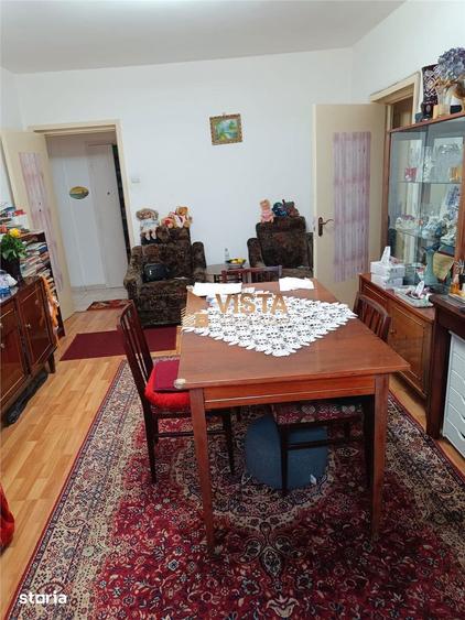 Apartament cu 3 camere în Astra