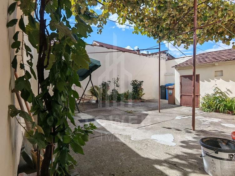 Casă individuală cu 3 camere cu Canalizare în Lupeni