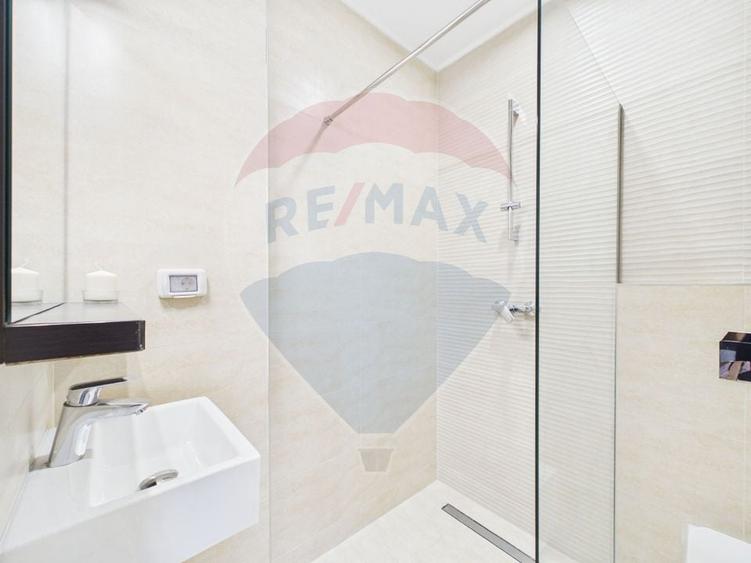 Apartament cu 3 camere decomandat, mobilat în Mogoșoaia