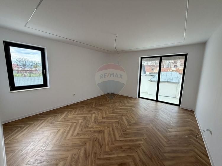 Apartament cu 2 camere decomandat în Central