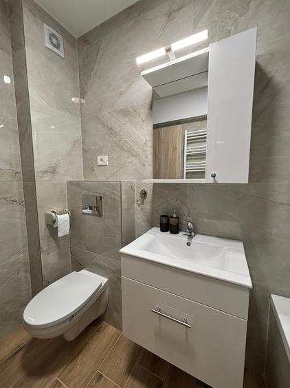 Apartament cu 2 camere semidecomandat în Berceni