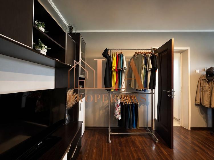 Apartament cu 3 camere decomandat în Drumul Taberei