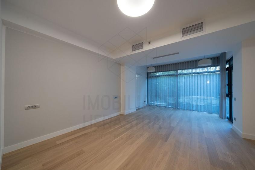 Apartament cu 4 camere decomandat, mobilat în Herăstrău