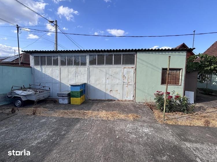 Casă cu 4 camere cu Teren 1005 Mp în Iosia