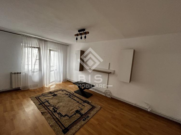 Apartament cu 4 camere decomandat în Ștefan cel Mare
