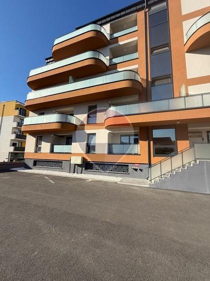 Apartament cu 2 camere decomandat în Hotvon