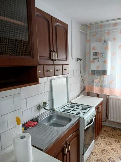 Apartament cu 2 camere semidecomandat în Dumbrăvița