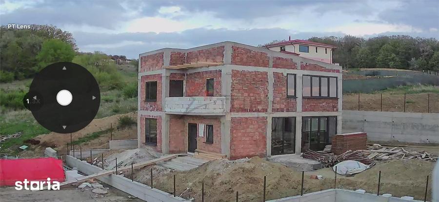Casă cu 4 camere cu Teren 536 Mp în Bârnova