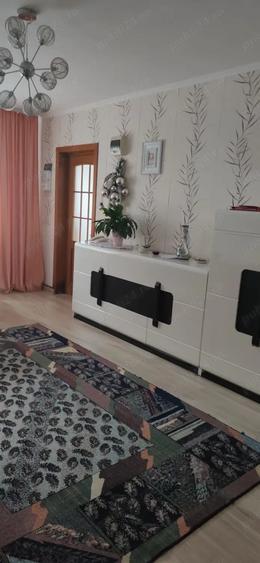 Casă cu 6 camere cu Teren 534 Mp în Geamăna