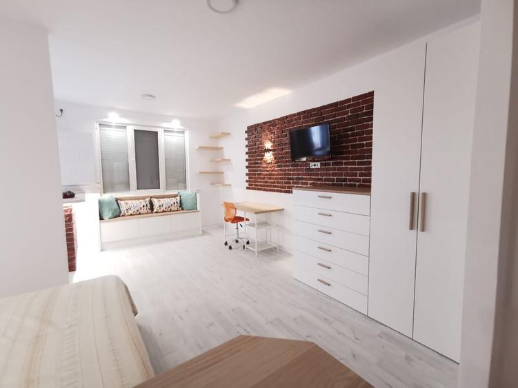 Garsonieră decomandată în Complex Studențesc