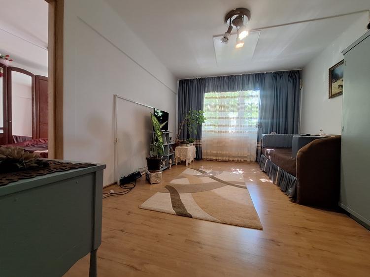 Apartament cu 2 camere nedecomandat, mobilat în Brâncoveanu