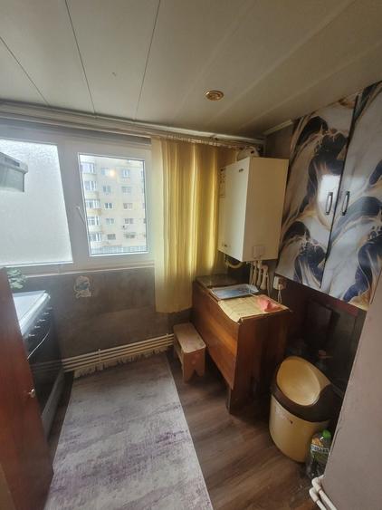 Apartament cu 3 camere decomandat în Sud