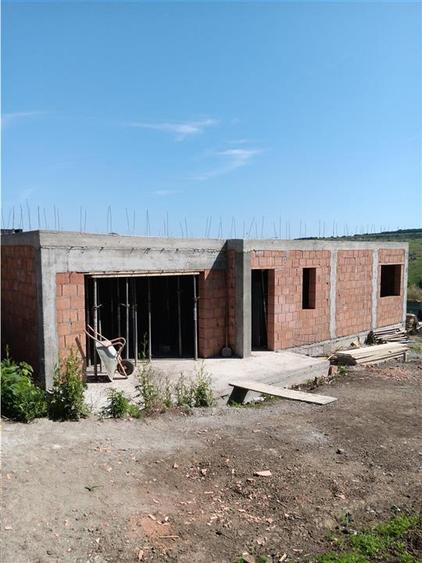 Casă individuală cu 4 camere cu Canalizare în Exterior Nord