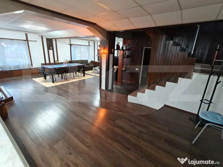 Casă cu 7 camere cu Teren 1430 Mp în Mărișel