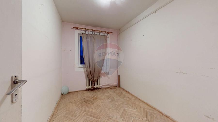 Apartament cu 3 camere semidecomandat în Electroprecizia