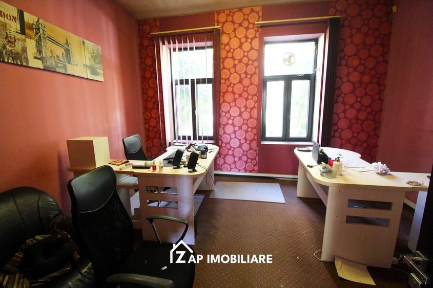 Casă individuală cu 3 camere cu Canalizare în Central