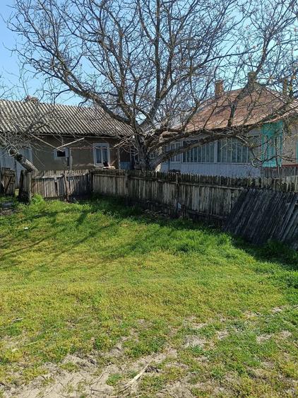 Casă cu 4 camere cu Teren 2988 Mp în Central