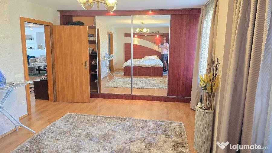 Apartament cu 3 camere decomandat în Dorobanți